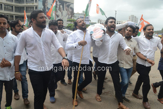 Cong protest 